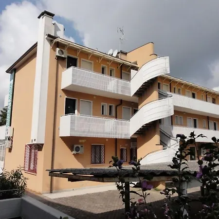 Functional Flat Just 250mt From The Appartement Bibione